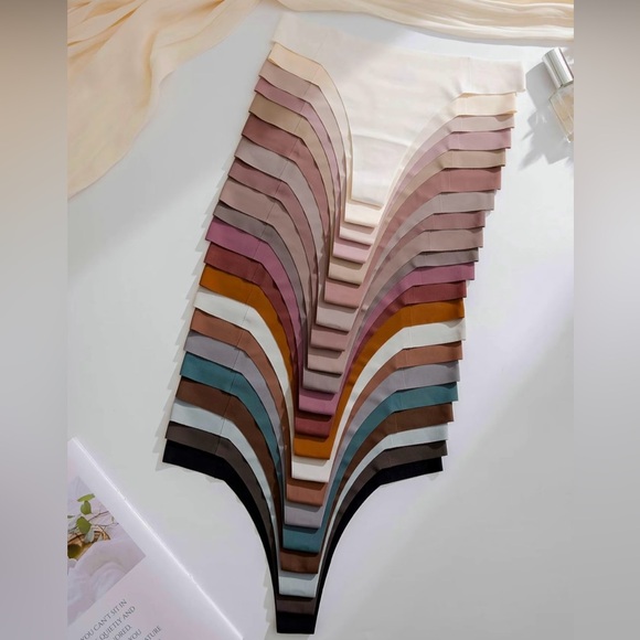 Other - 25 count Seamless Panties XL